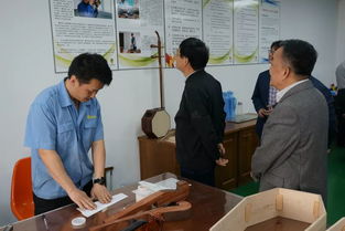 上海市企業(yè)聯(lián)合會(huì)副會(huì)長(zhǎng)兼秘書(shū)長(zhǎng)蔣蘇平蒞臨上海民族樂(lè)器一廠(chǎng)考察調(diào)研